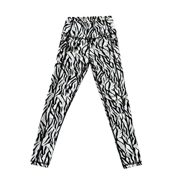 ZYIA Active Black and White Leggings - Picture 2 of 8